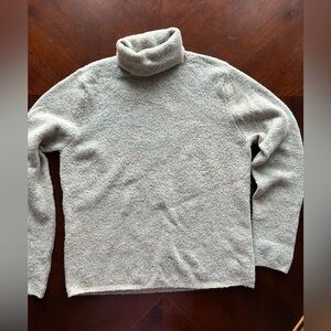 JEANNE PIERRE Women's Cream Turtleneck Sweater